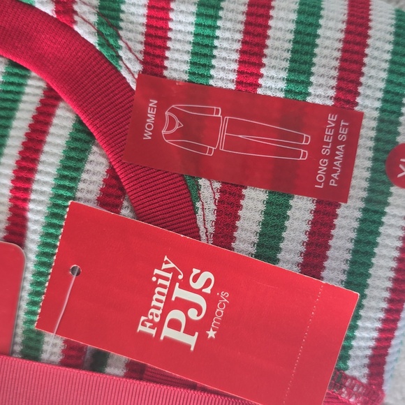 CHRISTMAS 🎄 CANDY 🍬 PAJAMA SET - Picture 2 of 5